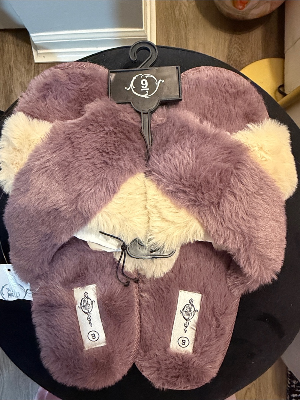 Plush Faux-Fur Women's Slippers in Mauve & Cream